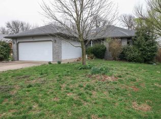 520 S Lulwood Ave, Springfield, MO 65802