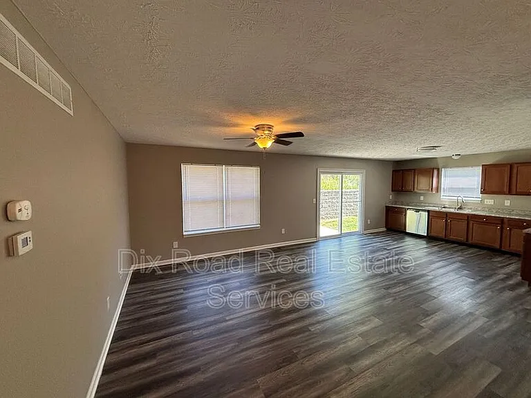1024 Golfview Dr — Photo 6