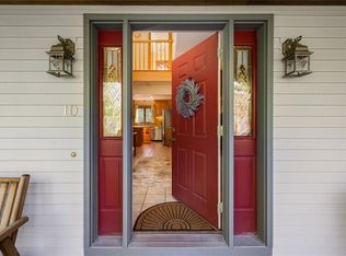 10 Oak Hill Rd, Scituate, RI 02831