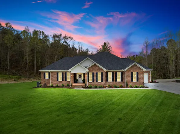 206 Bear Springs Rd, Pearisburg, VA 24134