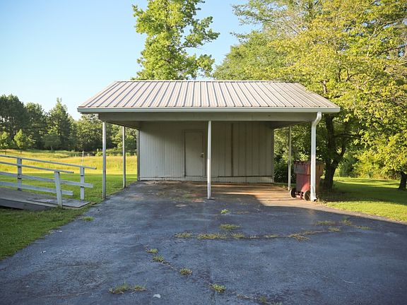 3rd image of 7559 Highway 516