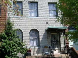 810 D St SE, Washington, DC 20003
