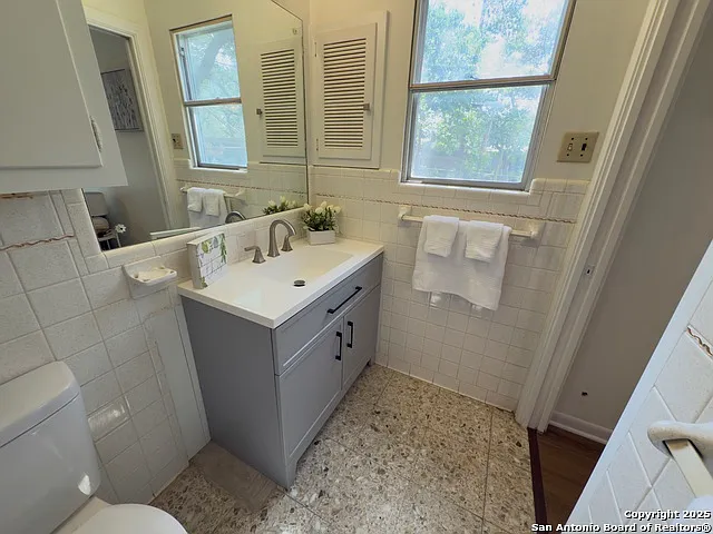 11022 Dreamland Dr — Photo 23