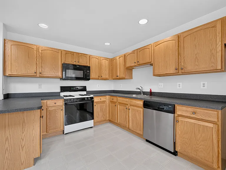 335 Wheatfield Cir — Photo 7