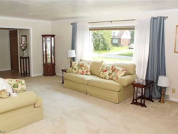 3rd image of 265 Griswold Dr