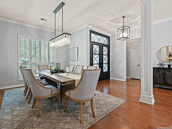 4th image of 2114 Fountain Way