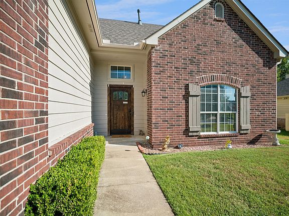 3rd image of 8025 Quail Ridge Rd