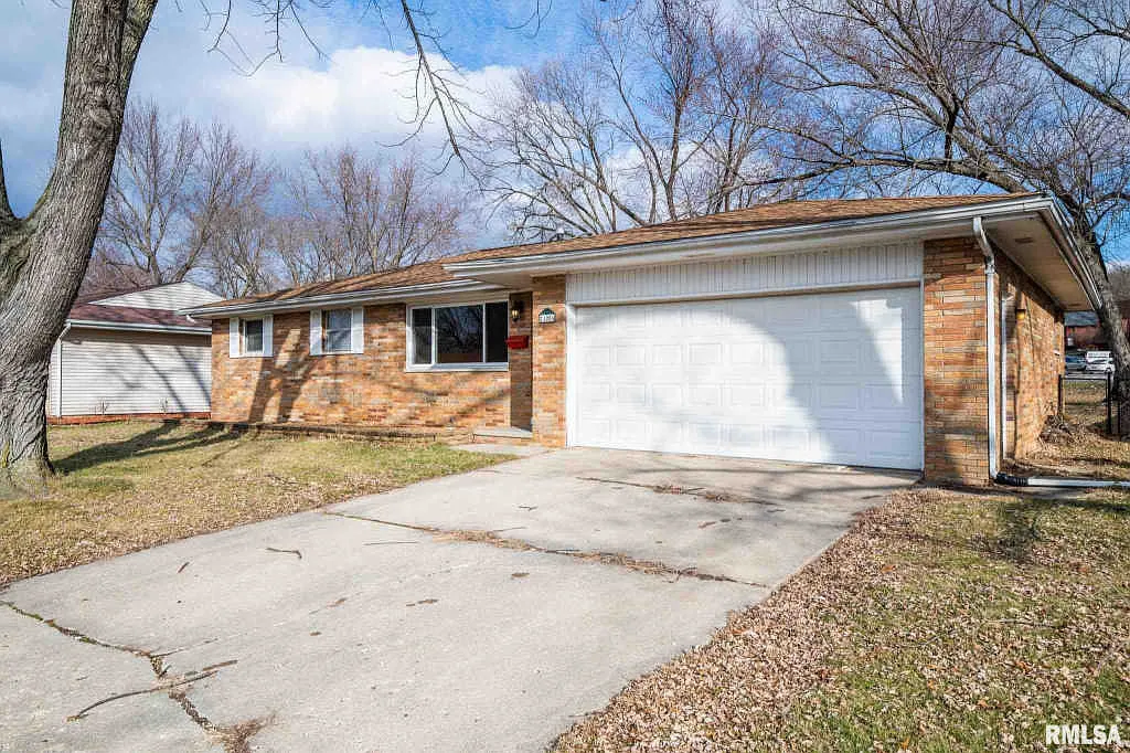 1206 Veerman St photo 1