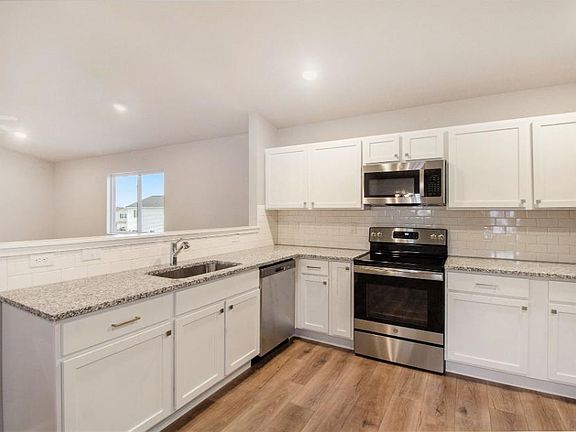 5th image of 2853 Sycamore River Dr