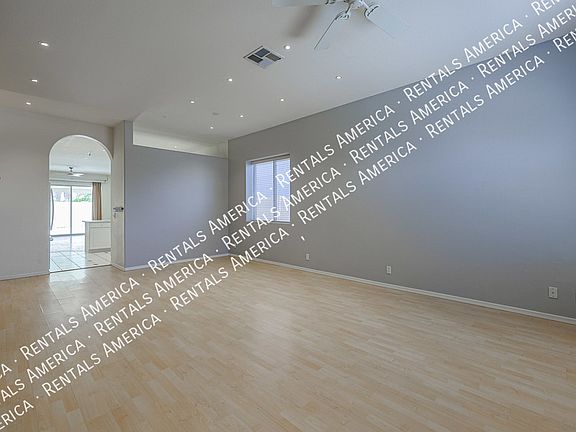 4th image of 4632 W Toledo St