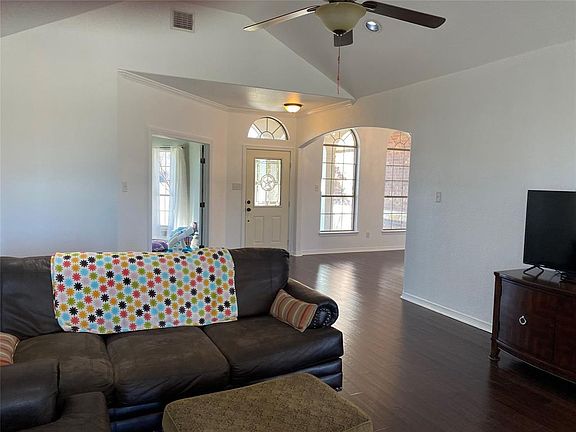 5th image of 1154 Scattered Oaks Trl