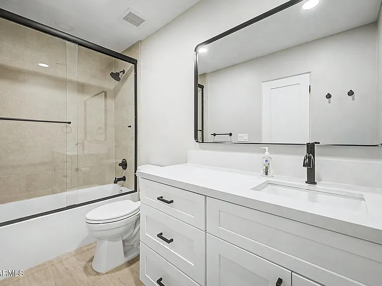 8440 E Palm Ln — Photo 18