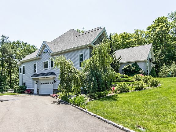 Side view, garage/workshop