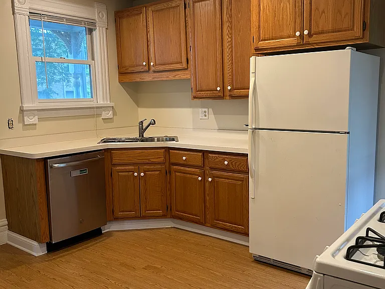 127 W Lincoln Ave #1 — Photo 3
