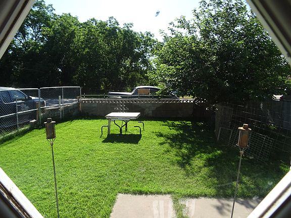 3rd image of 201 N Clayton St