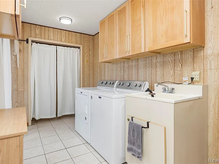38027 Mallast St — Photo 22