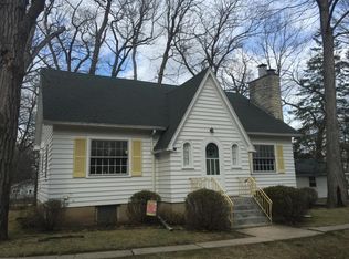 96 Conference Point Rd, Williams Bay, WI 53191