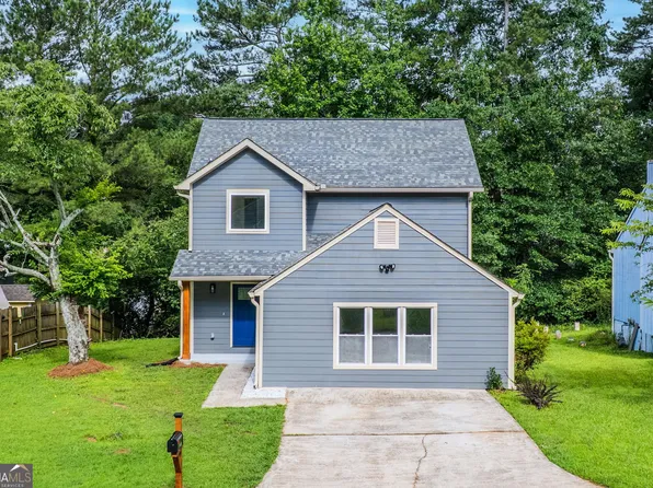 597 Woodcrest Manor Dr, Stone Mountain, GA 30083