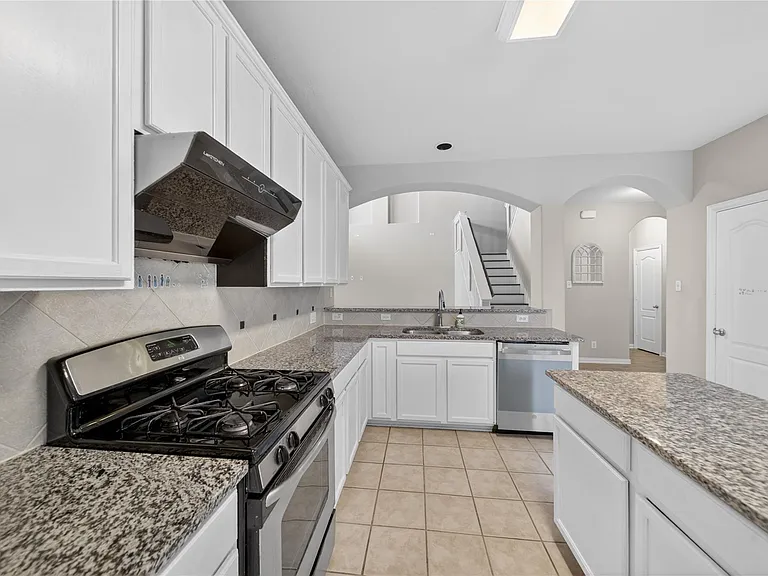 2411 Horned Owl Dr — Photo 10