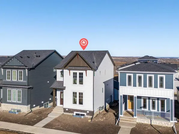 14 S Versant Path SW, Calgary, AB T2Y 0Z5