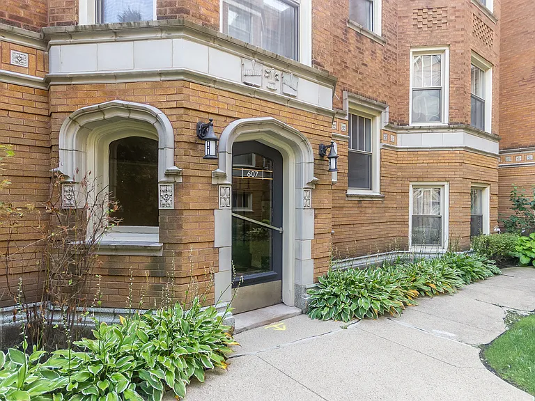 607 Washington Blvd #3N — Photo 2