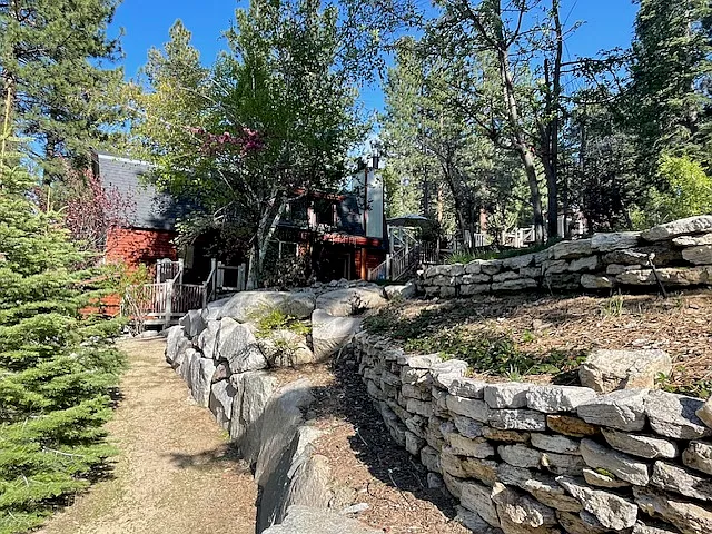 3 bed, 2000 sqft, $3,950 — Photo 2