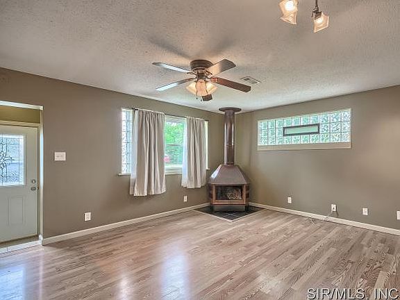 5th image of 1732 Courtney Blvd