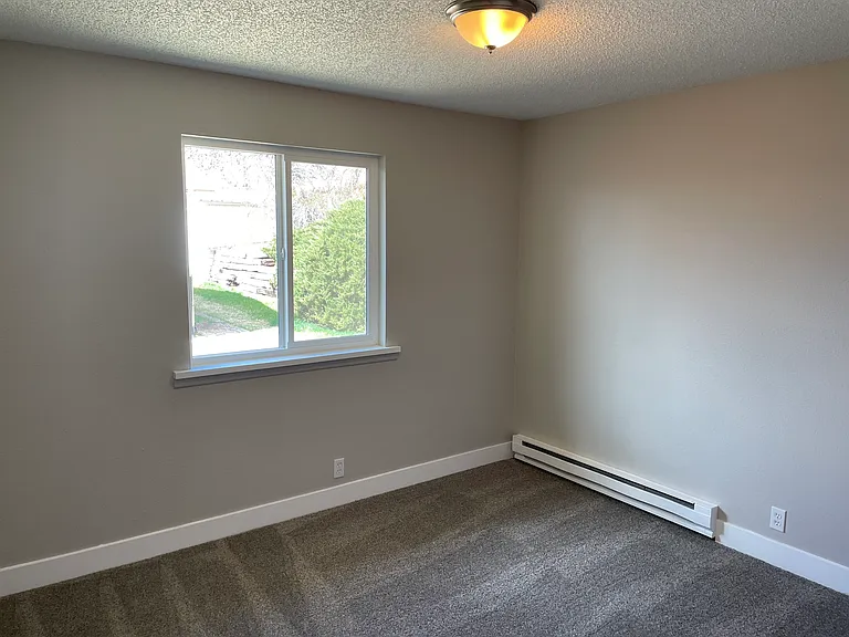 425 S Utica St — Photo 13