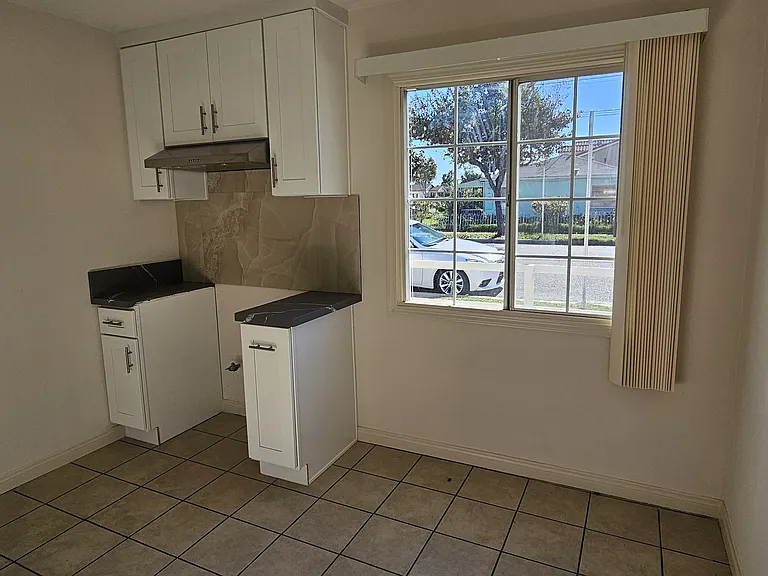 14829 Avis Ave — Photo 4