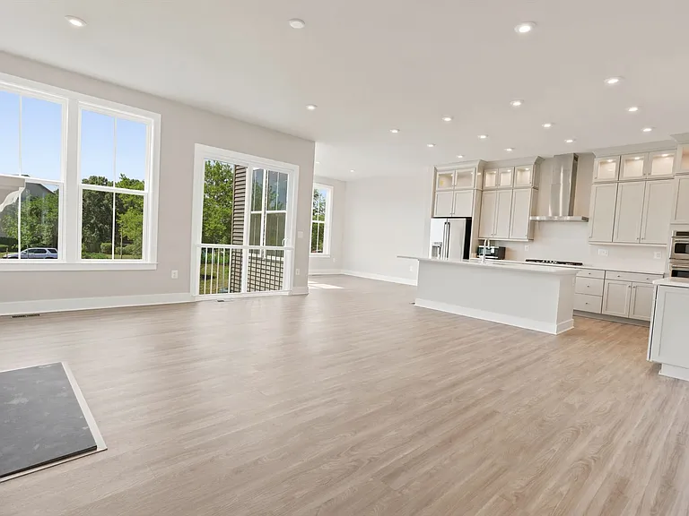 625 Lipizzan Dr SW — Photo 3