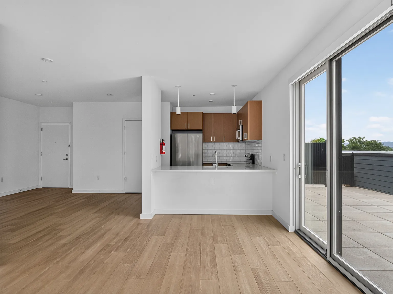 2 bed, 1006 sqft, $2,875 — Photo 4