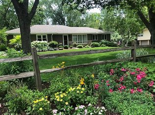 520 Poplar Creek Dr, Brookfield, WI 53045