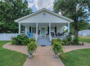405 SW 4th St, Checotah, OK 74426