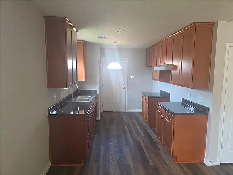 9827 Pelsey St — Photo 5
