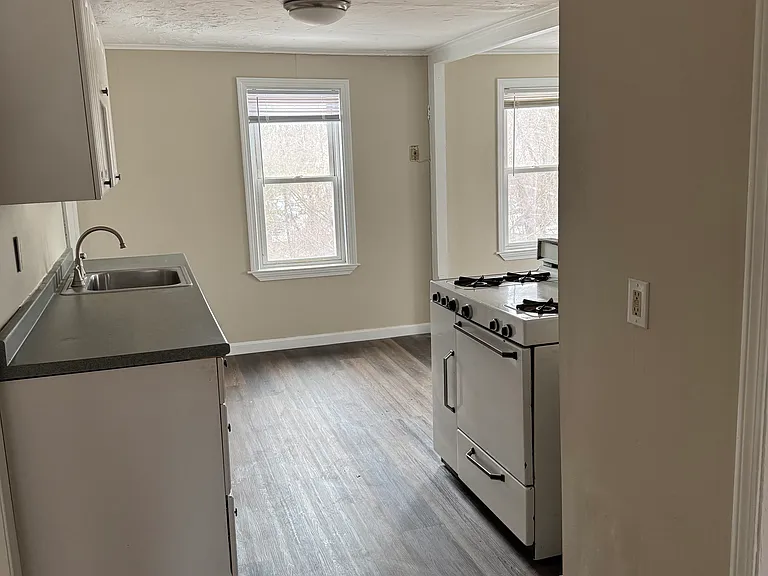 130 Central St #8 — Photo 2
