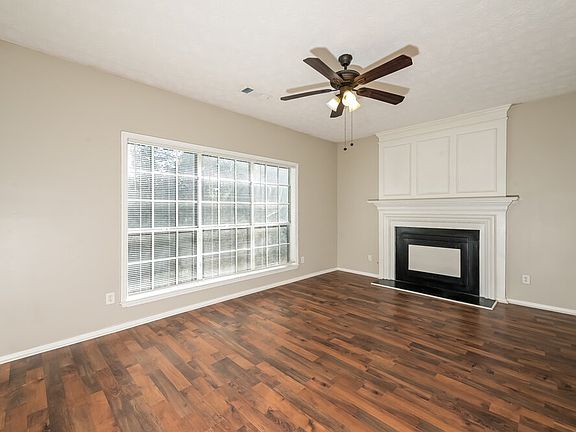 4th image of 700 Ashton Ln