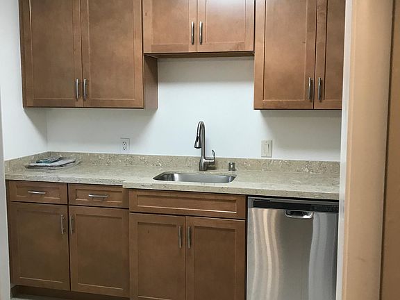 5th image of 687 Roble Ave #6