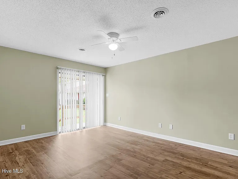 125 Pirates Rd #5 — Photo 4