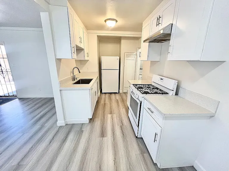 1825 E Broadway #2 — Photo 15