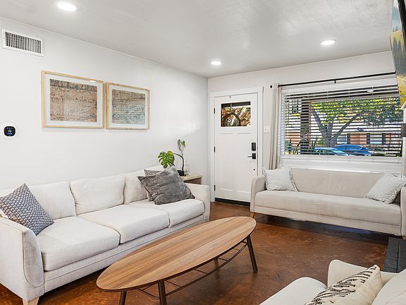 4th image of 2559 Globe Ave