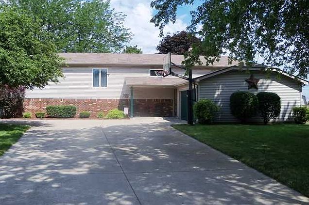 1st image of 409 Greenacres Dr