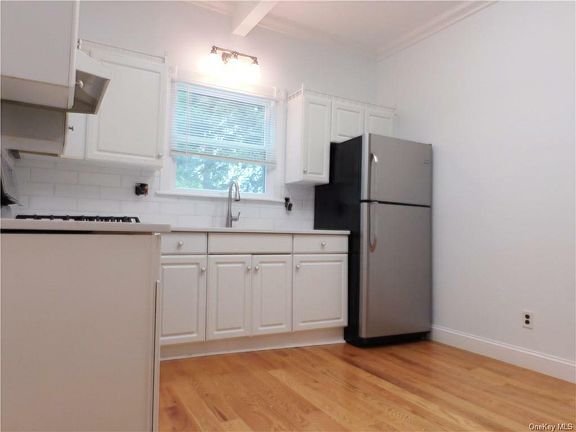 3rd image of 440 Piermont Ave APT B