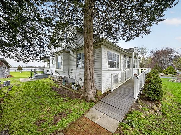 4th image of 6272 Island Rd