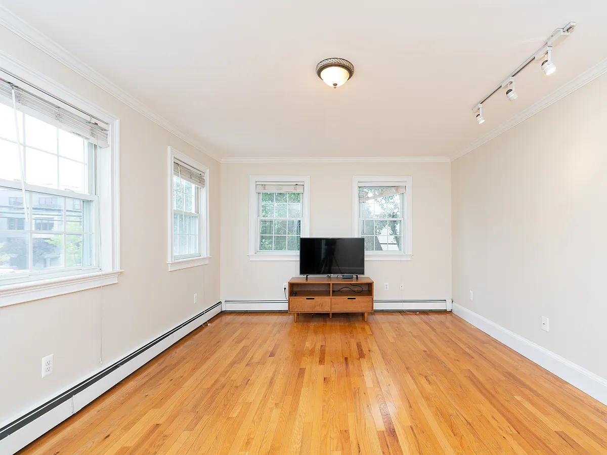Building Photo - 121 Sciarappa St #2