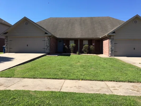 3001 SW Deerfield Blvd APT 2, Bentonville, AR 72713