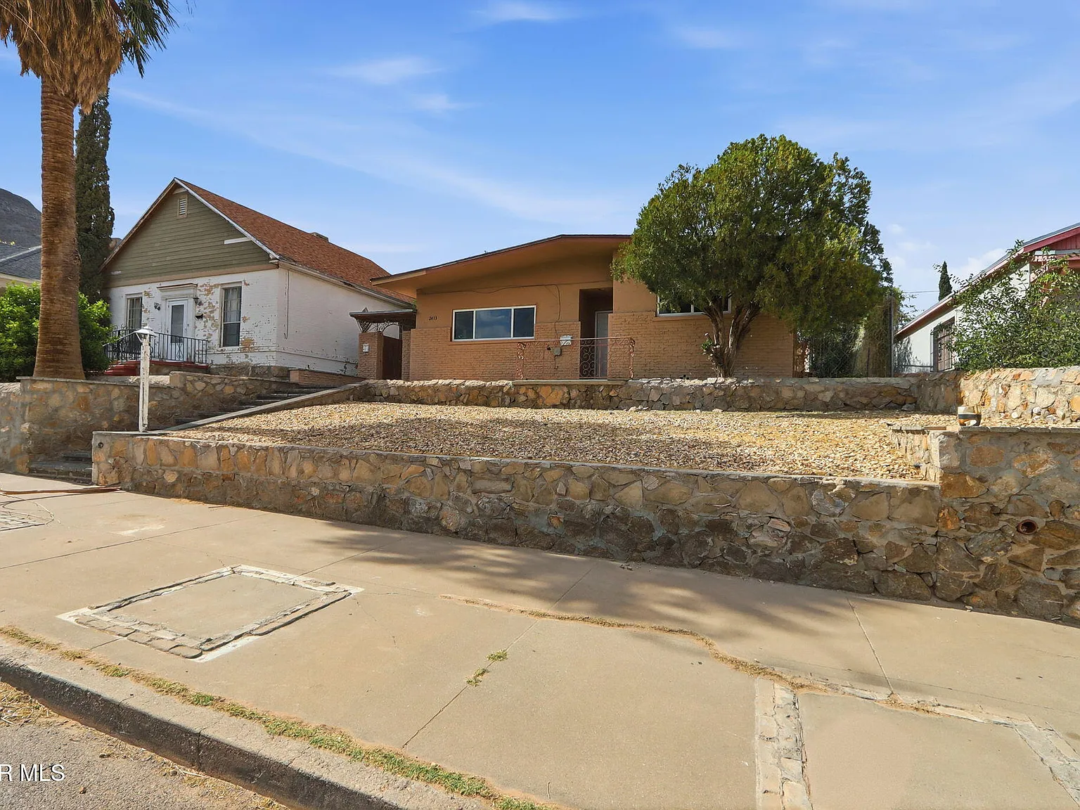 2 bed, 1.0 bath, 961 sqft, $1,100 — Photo 3