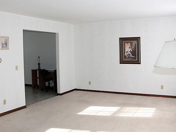 3rd image of 55 Churchill Pl