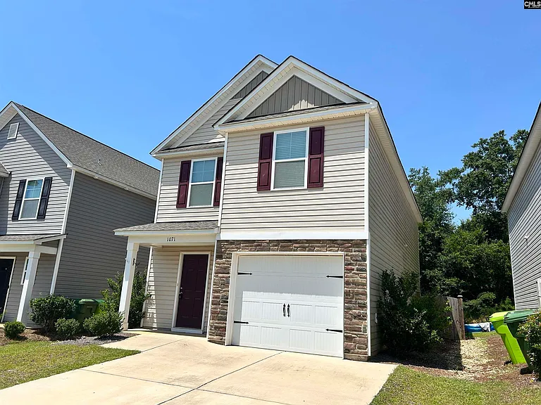 1071 Crescent Moon Loop — Photo 3