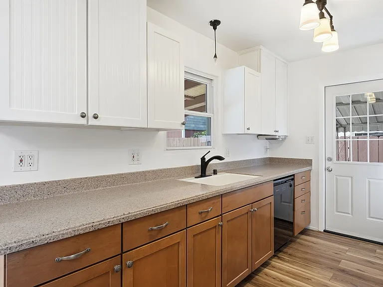 1209 Evilo St — Photo 12