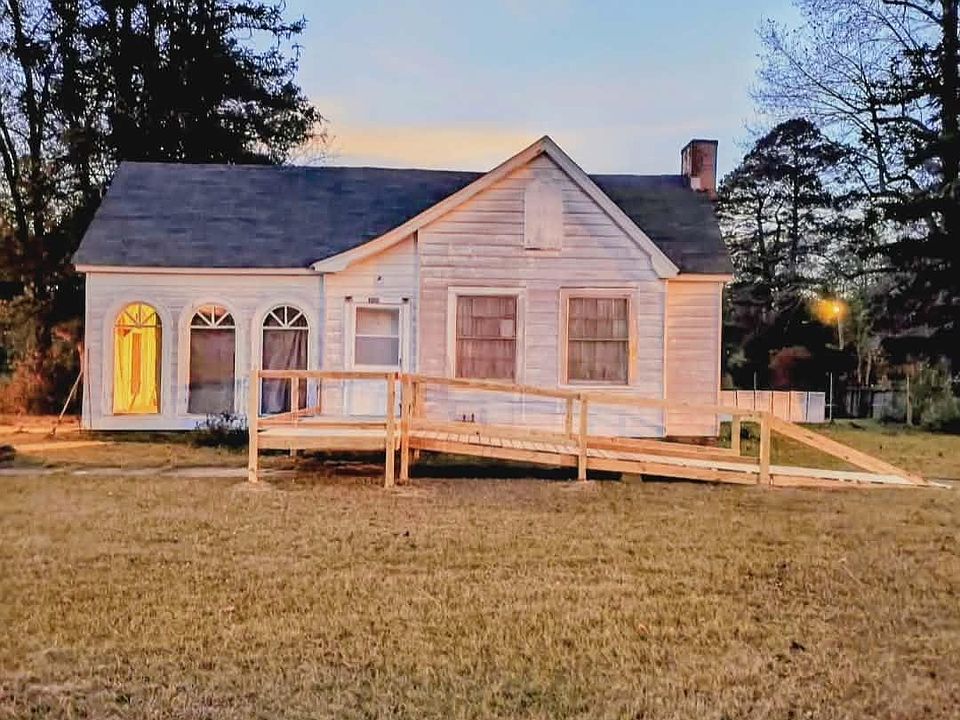 1st image of 309 Dogwood St
